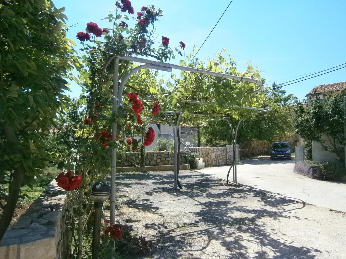 Apartment Rose Krk Town Esterno foto