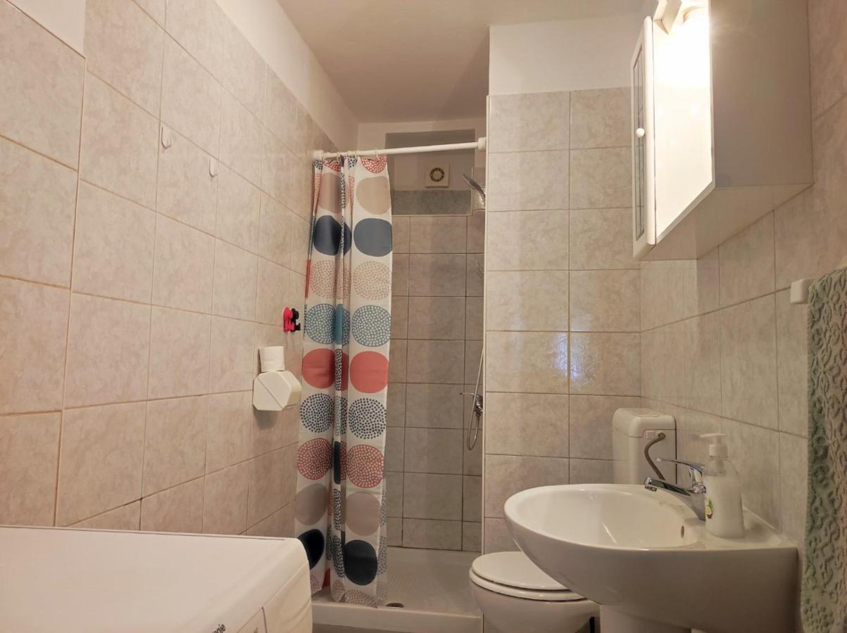 Apartment Rose Krk Town Esterno foto