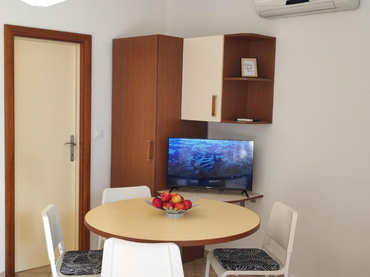 Apartment Rose Krk Town Esterno foto