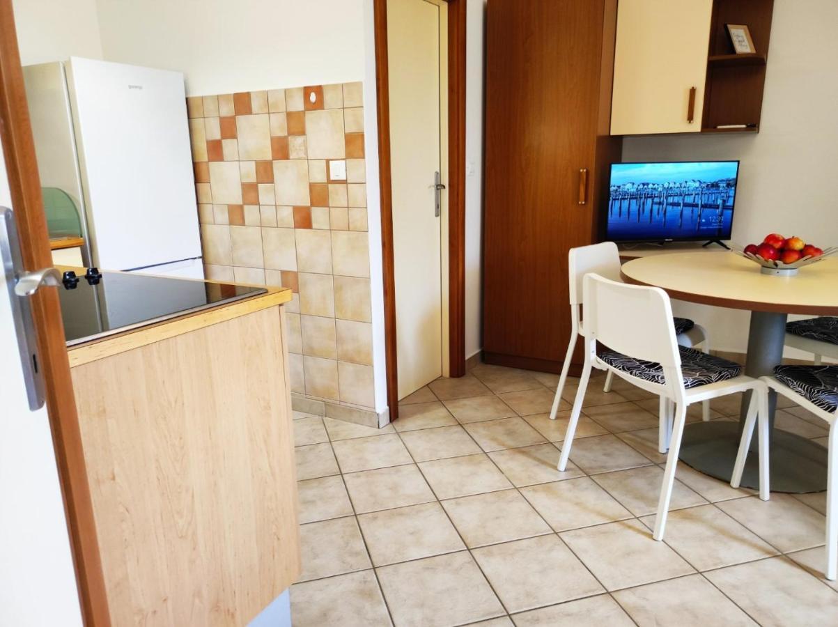 Apartment Rose Krk Town Esterno foto