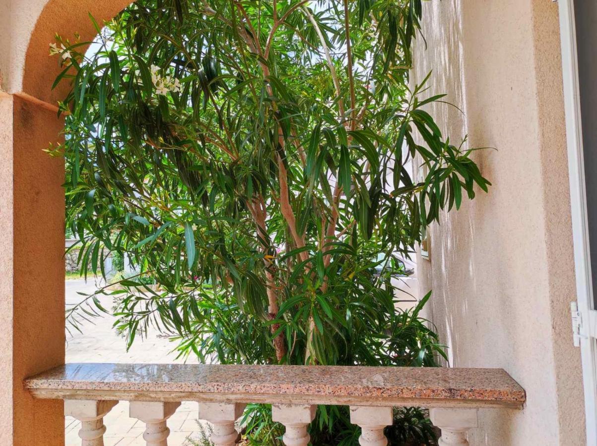 Apartment Rose Krk Town Esterno foto