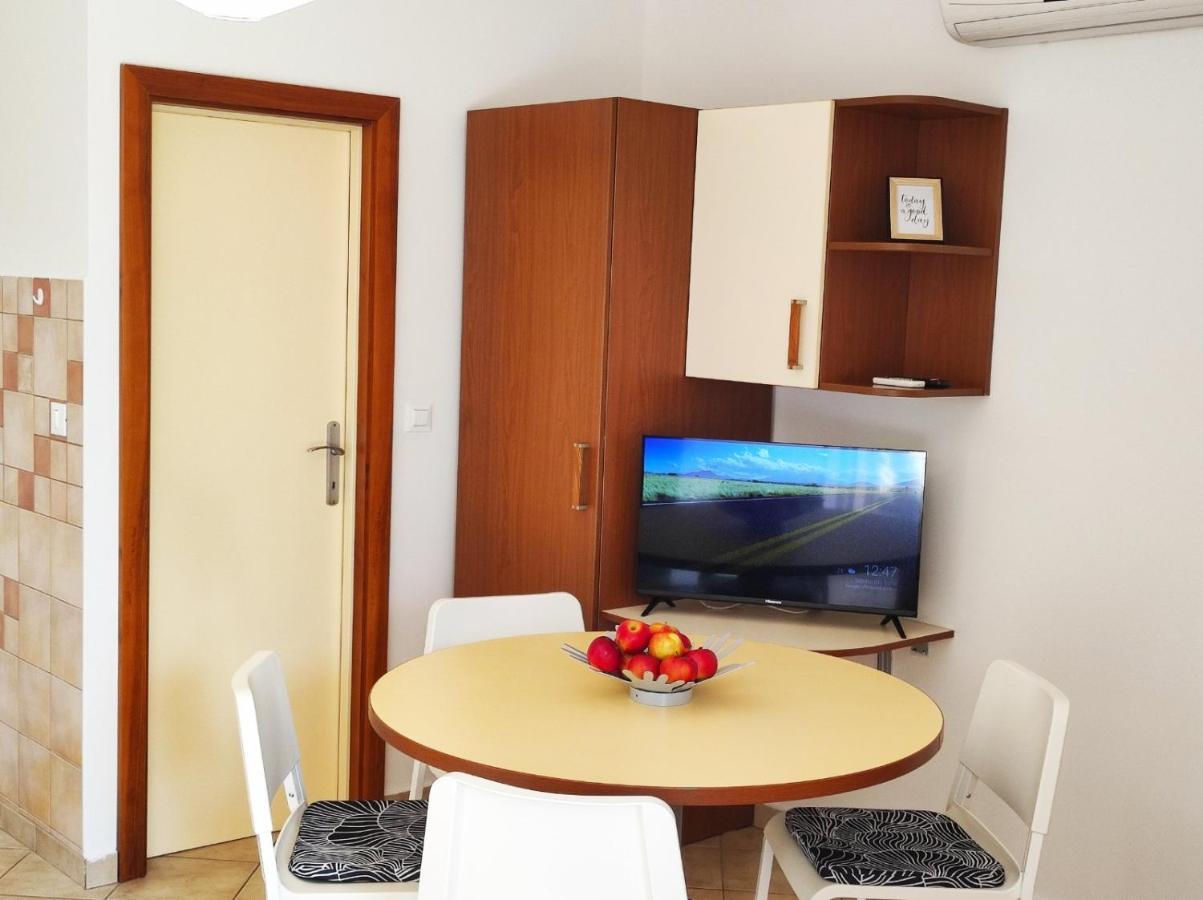 Apartment Rose Krk Town Esterno foto