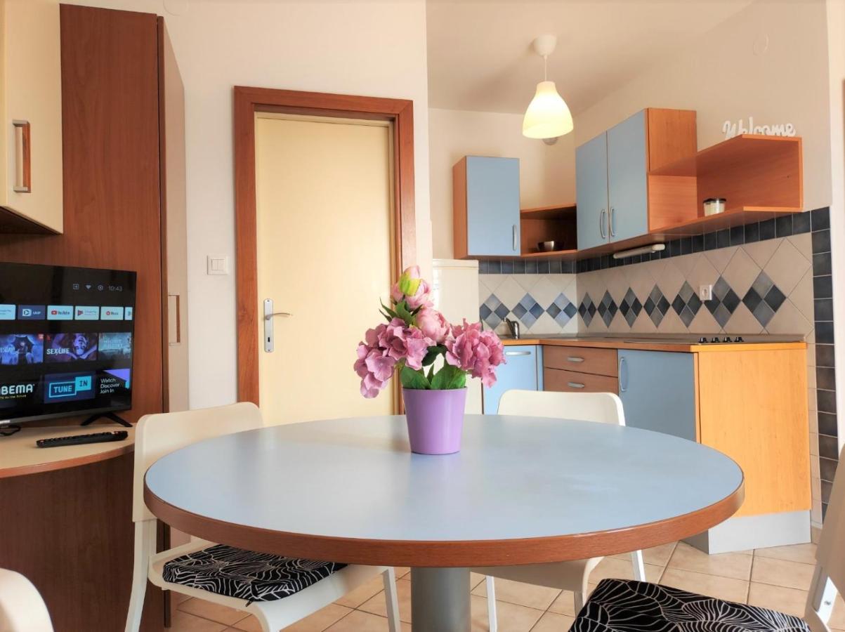 Apartment Rose Krk Town Esterno foto