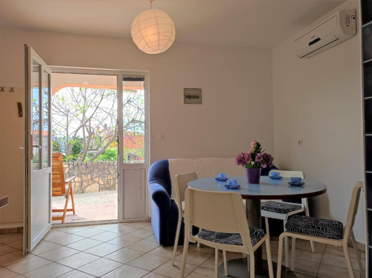 Apartment Rose Krk Town Esterno foto