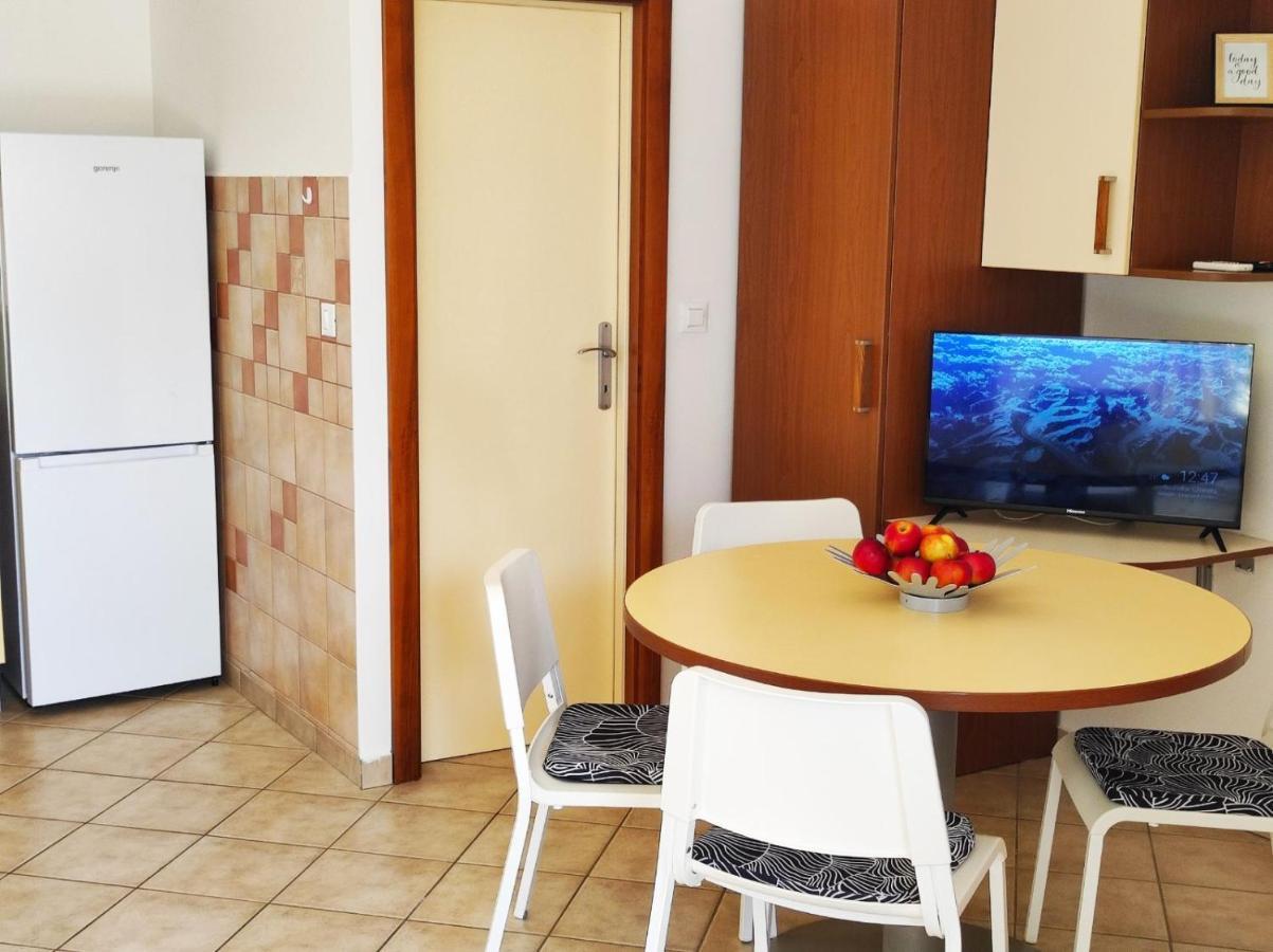 Apartment Rose Krk Town Esterno foto